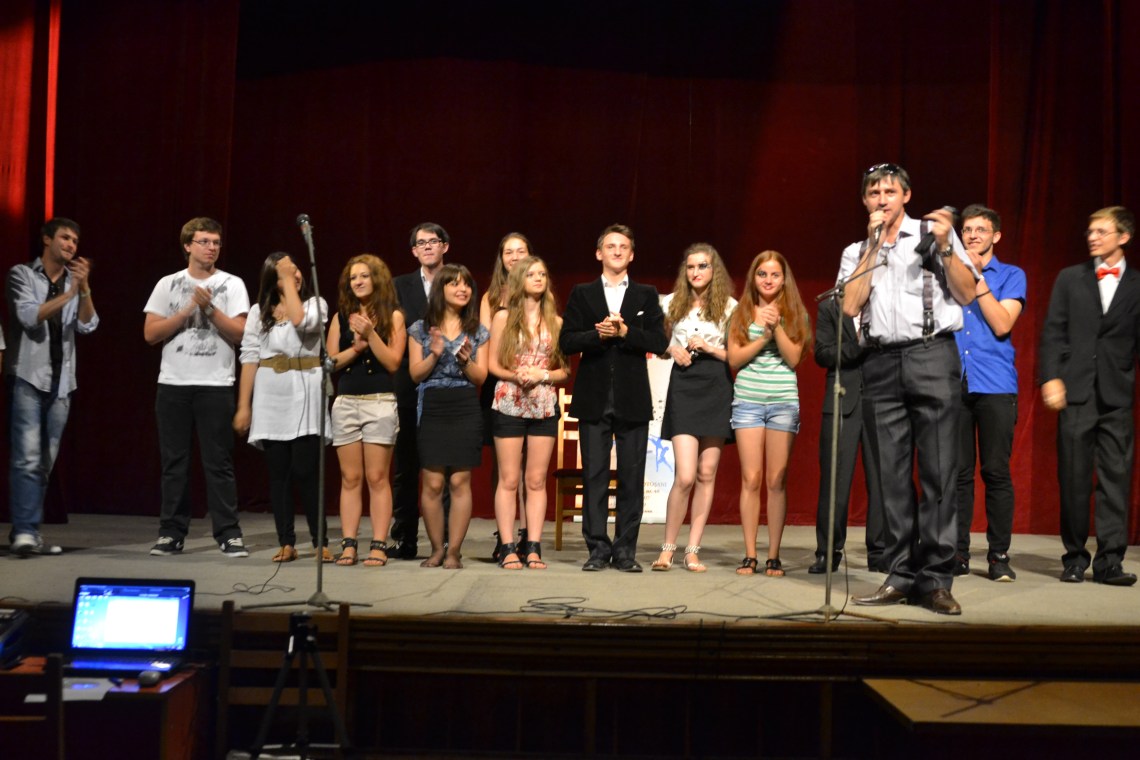 ARLECHIN BOTOSANI - Trupa de Teatru PAROL Botosani